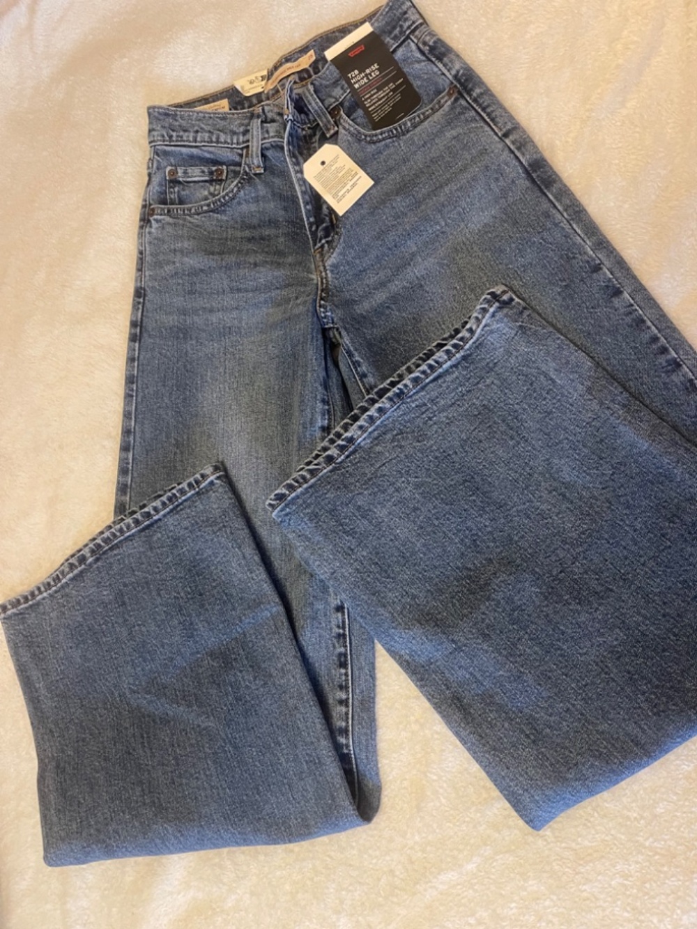 Levi’s 728 High Rise Wide Leg Jeans Size 25 (25x32) NWT Premium Denim - Picture 2 of 10